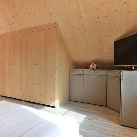 Ostseehaus Ulrich * Groß Schwansee