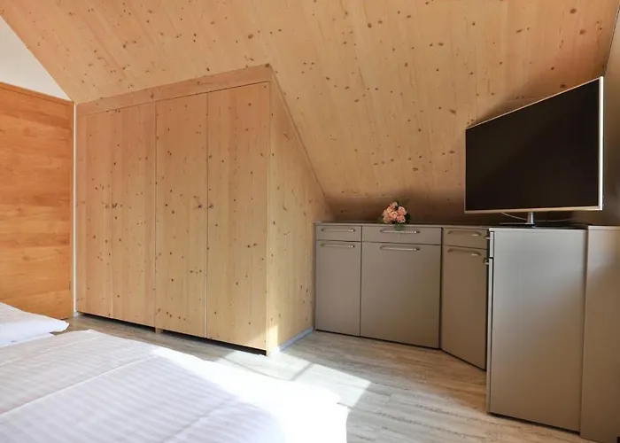 Ostseehaus Ulrich * Gross Schwansee